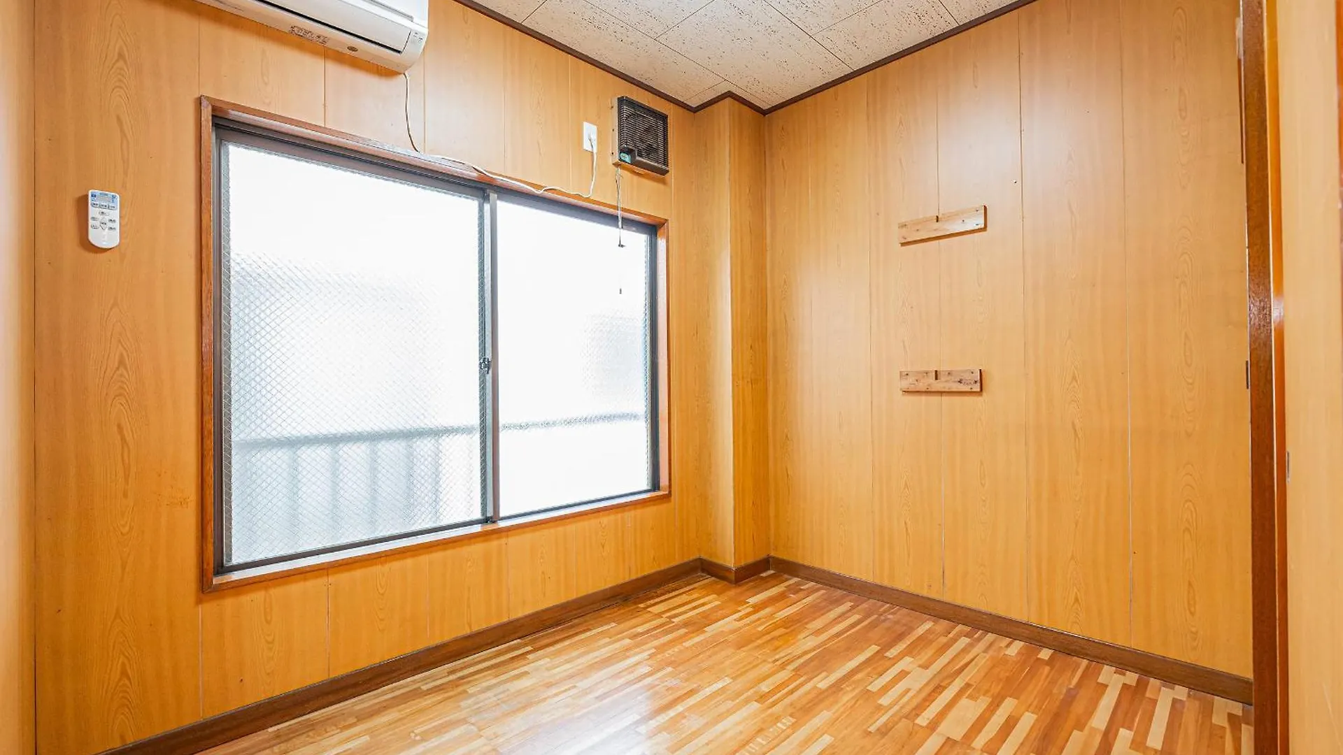 Zsf-Kameido House Tokyo 0*,